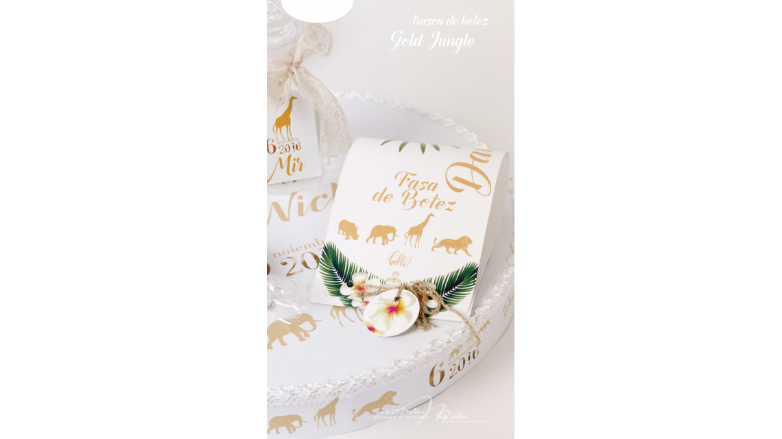 Trusou de botez cu broderie personalizata pentru baieti, Gold Jungle 1